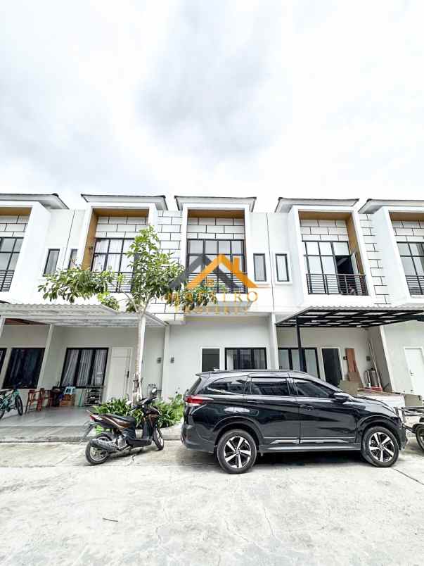 dijual rumah komplek sentosa park medan