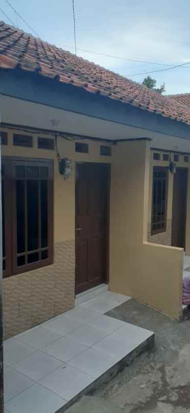 dijual rumah kontrakan 3 pintu