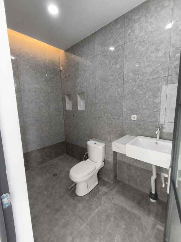 dijual rumah kopo permai cangkuang