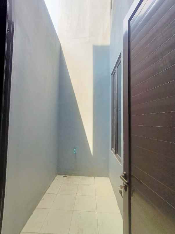 dijual rumah kota harapan indah bekasi