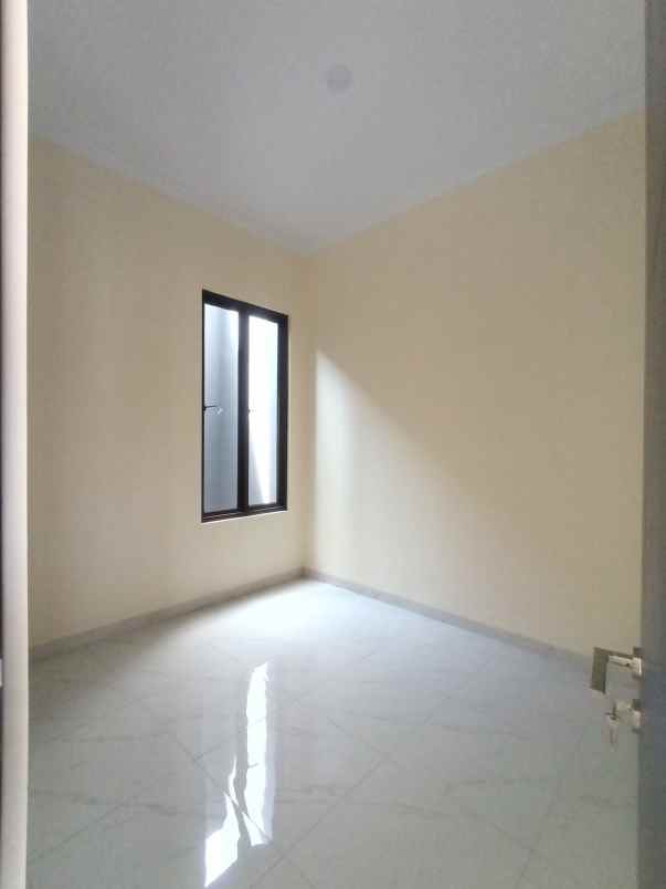 dijual rumah kota harapan indah bekasi