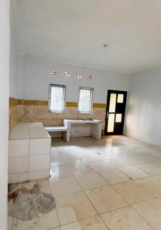 dijual rumah kp nyengcle rt 005 rw 02