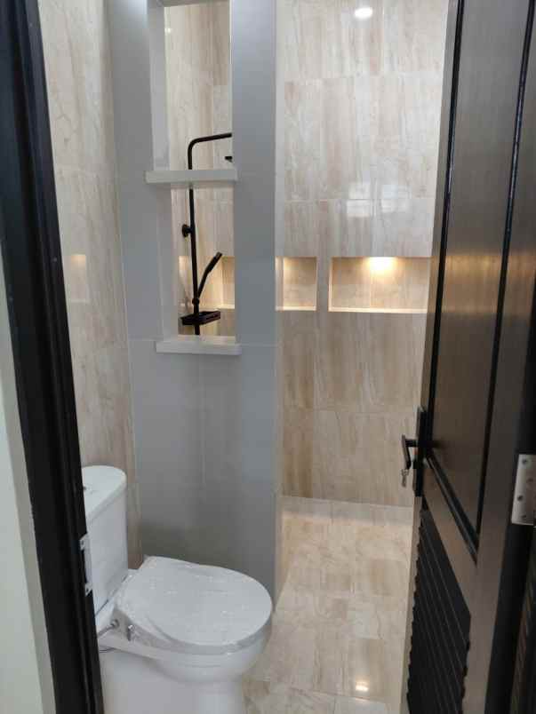 dijual rumah krisan 1 bsd sektor 1 5