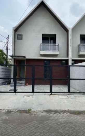 dijual rumah kutisari indah utara