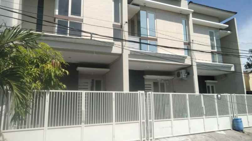 dijual rumah kutisari utara