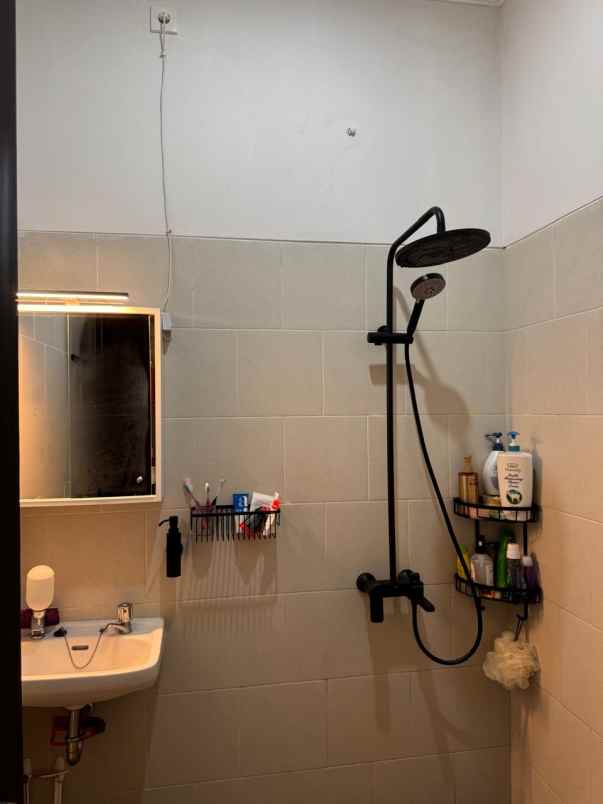 dijual rumah lanata village cimanggis depok