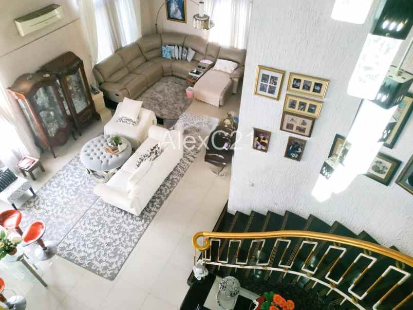 dijual rumah lebak bulus