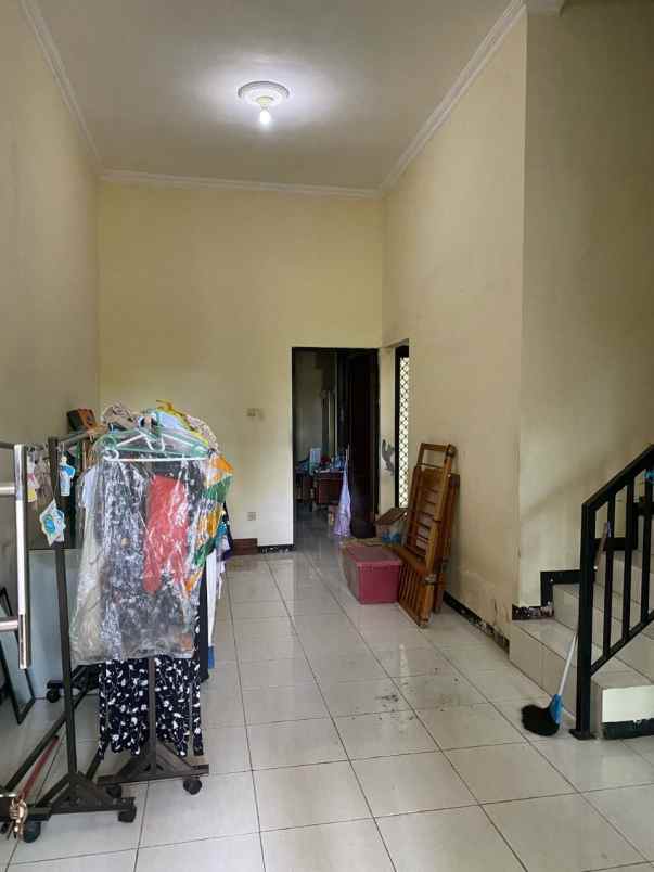 dijual rumah lebak timur