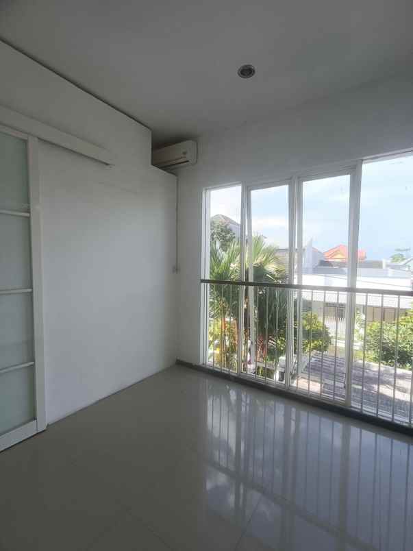 dijual rumah lokasi jalan ikan ikan kota malang