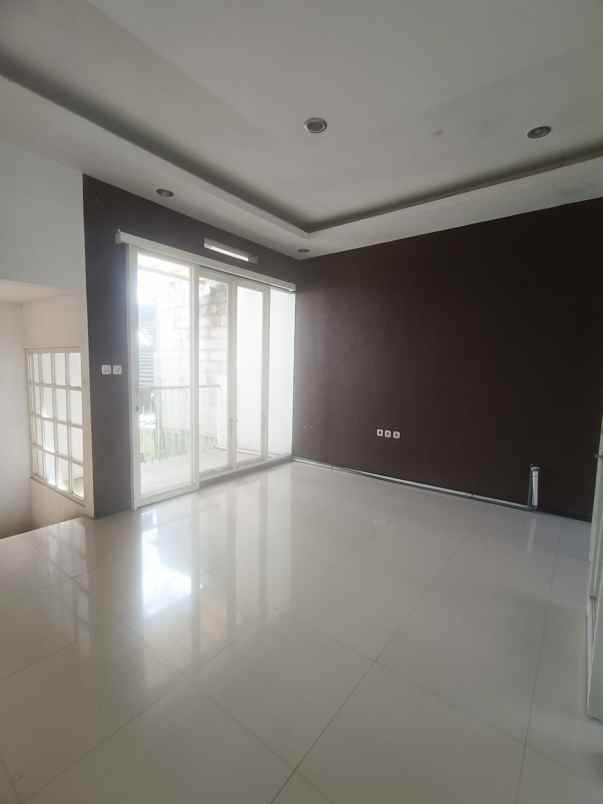dijual rumah lokasi jalan ikan ikan kota malang