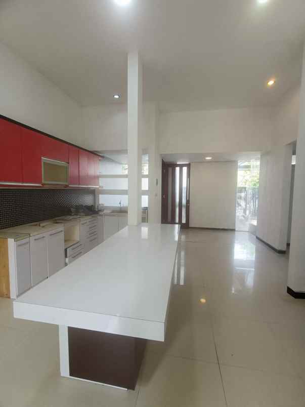 dijual rumah lokasi jalan ikan ikan kota malang