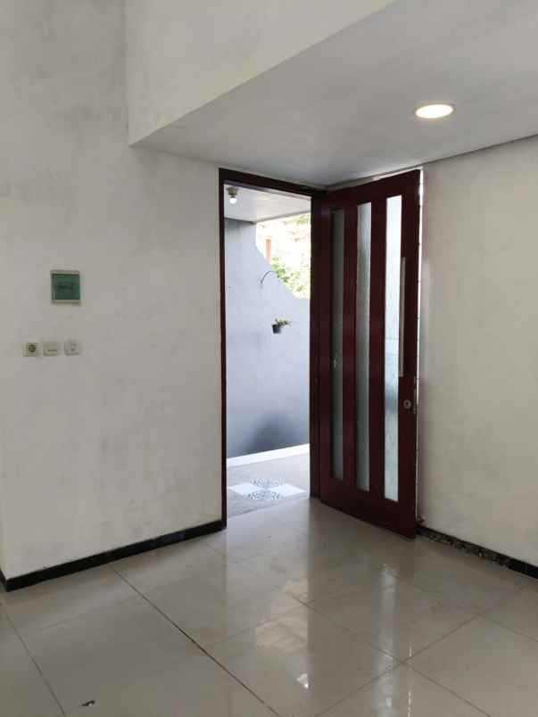 dijual rumah lokasi jalan ikan ikan kota malang
