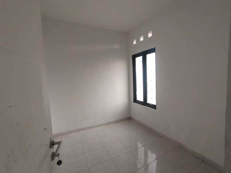dijual rumah lokasi perumahan kepanjen malang