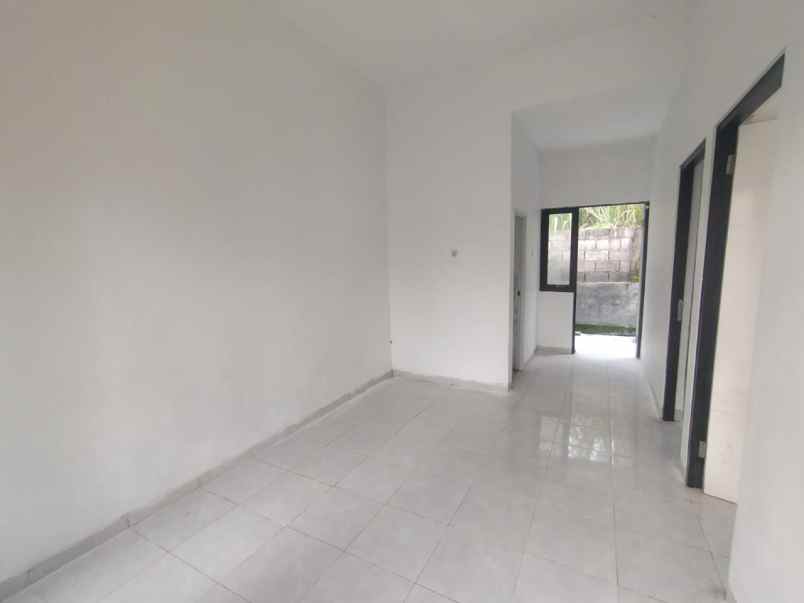 dijual rumah lokasi perumahan kepanjen malang