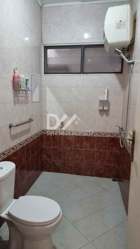 dijual rumah luas di graha bintaro