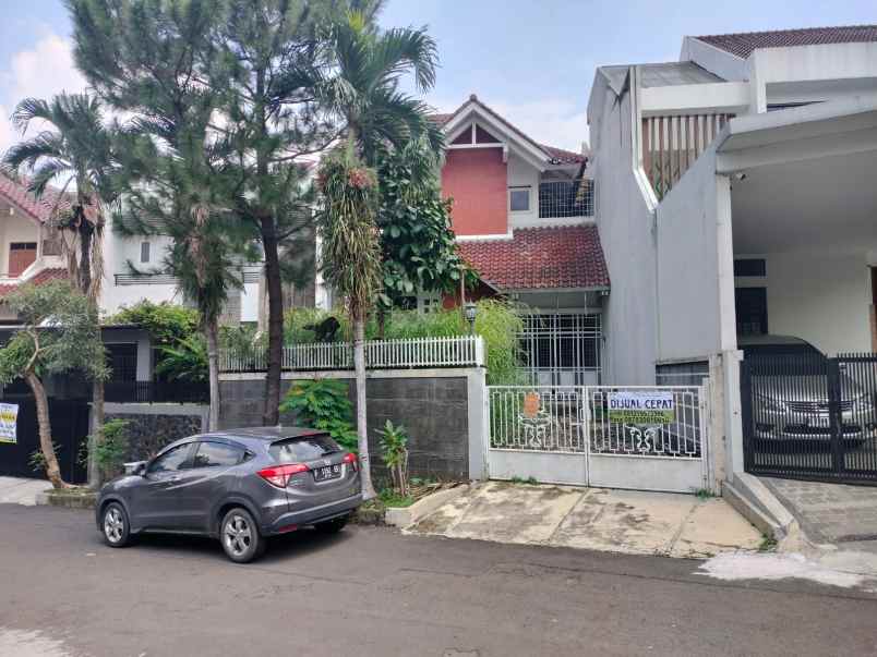 dijual rumah lux dan menarik