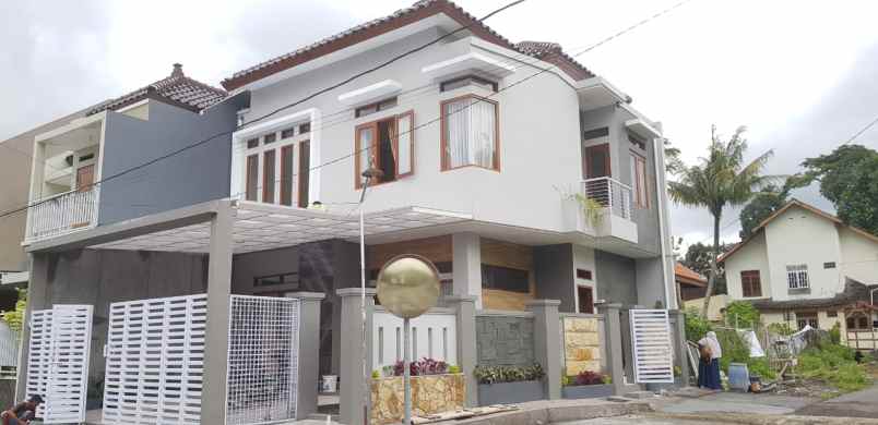 dijual rumah maguwoharjo