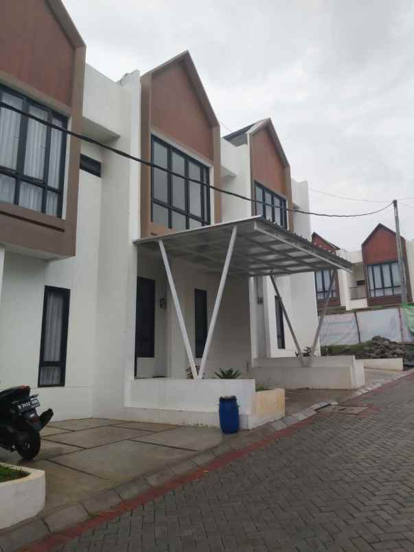 dijual rumah mahaba village cipasung