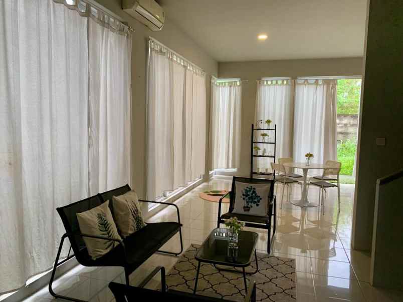 dijual rumah mahogany residence cibubur