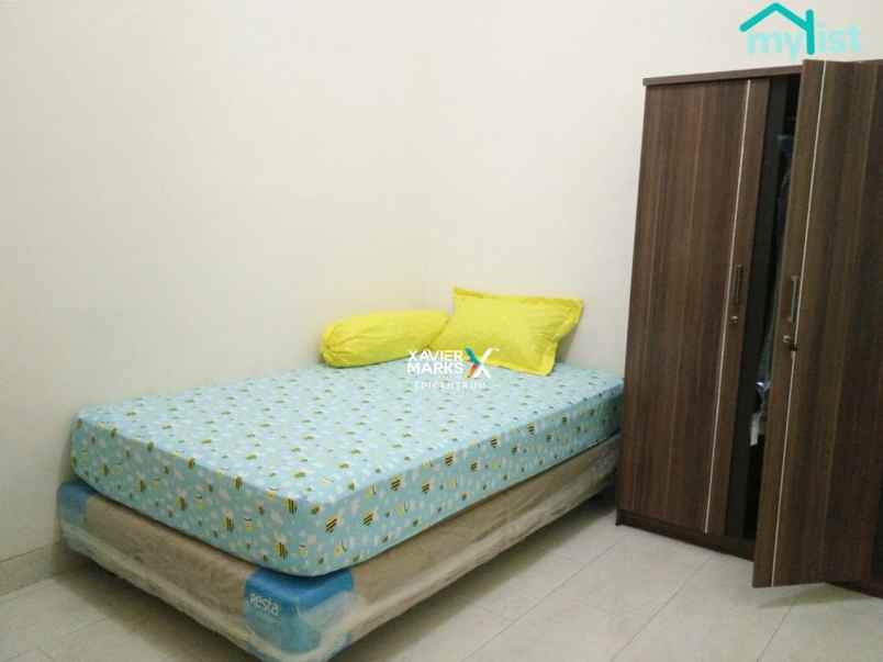 dijual rumah manyar rejo