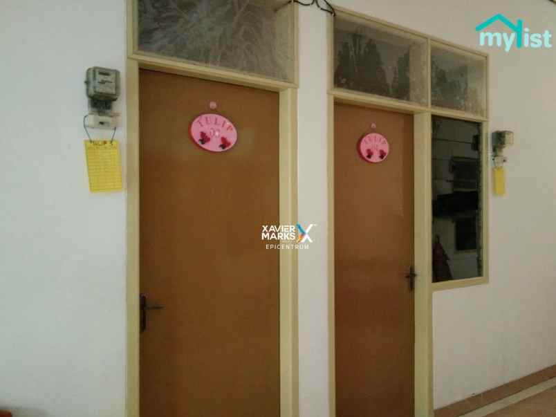 dijual rumah manyar rejo