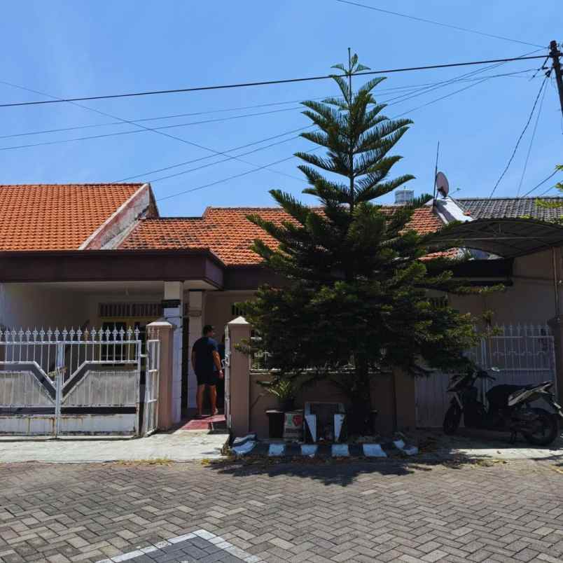 dijual rumah medokan