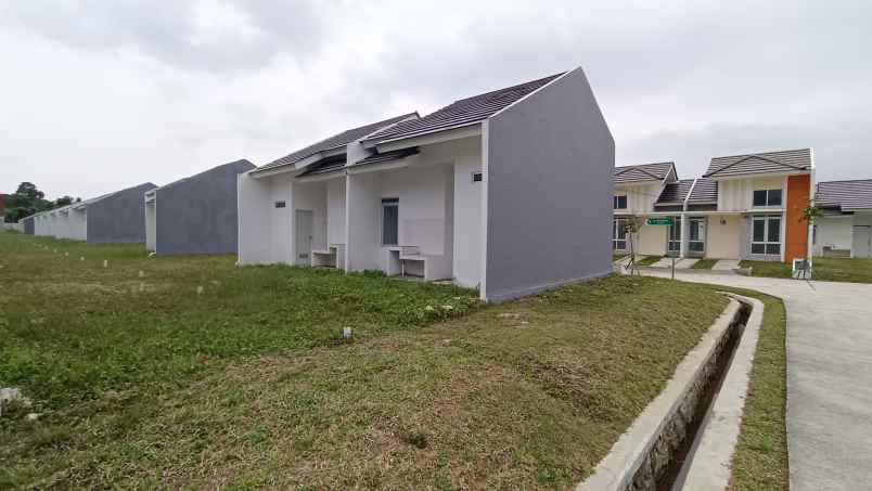 dijual rumah mekar baru