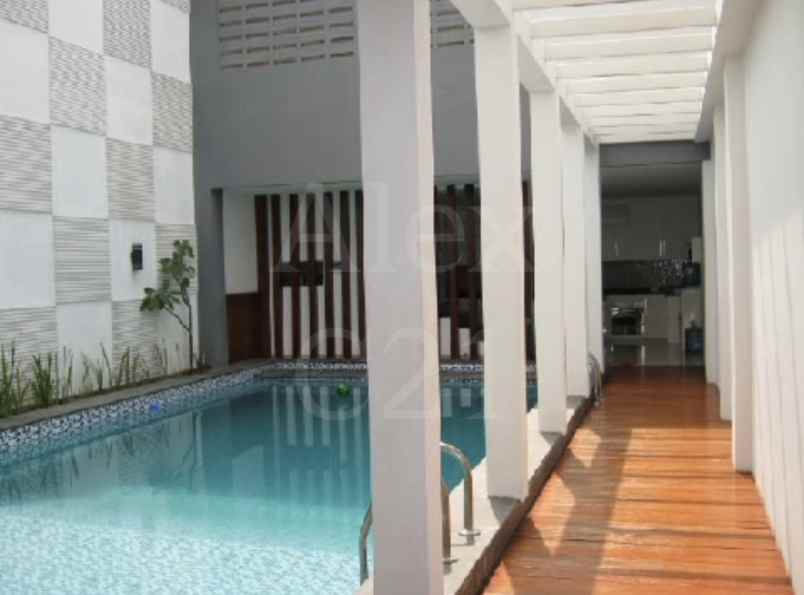 dijual rumah menteng