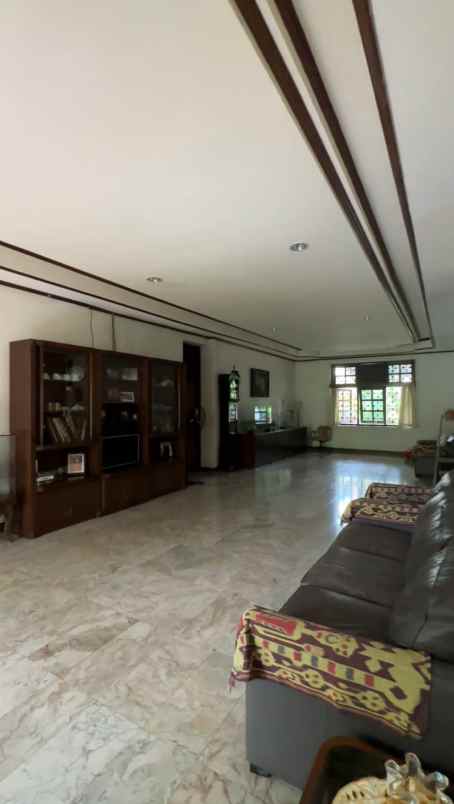 dijual rumah menteng