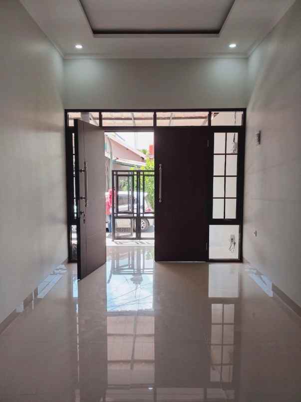 dijual rumah metro margahayu