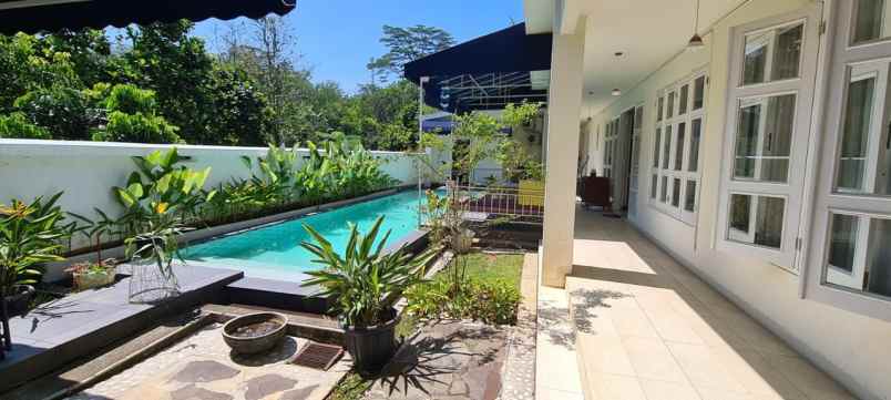 dijual rumah mewah dengan private pool di sentul city
