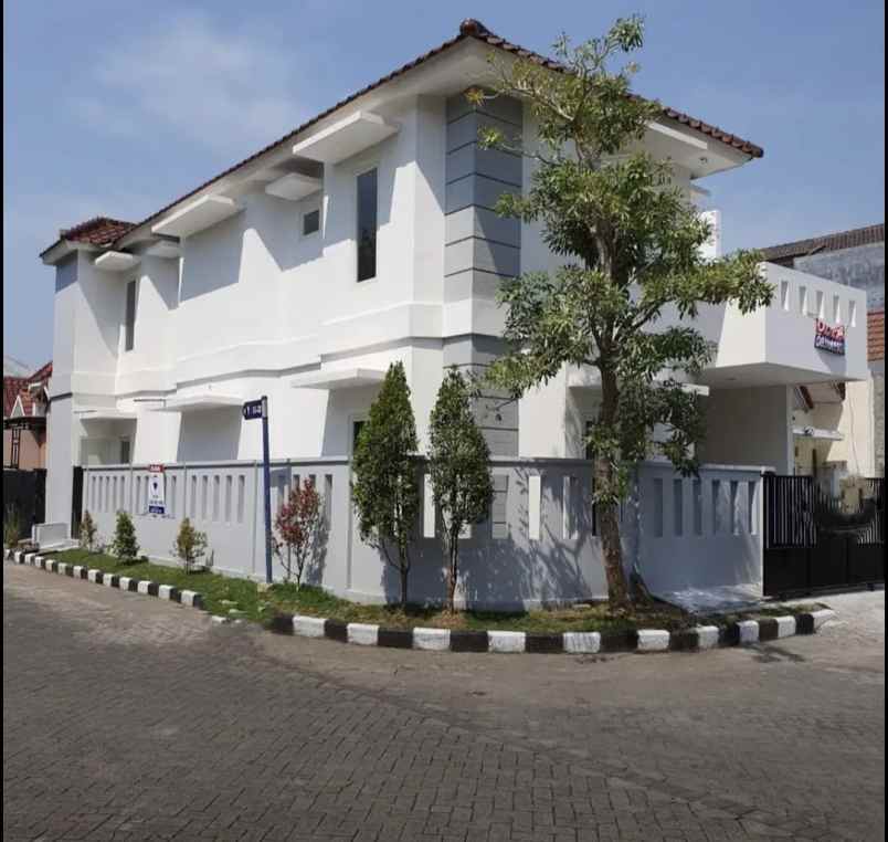 dijual rumah mewah pantau mentari kenjeran surabaya