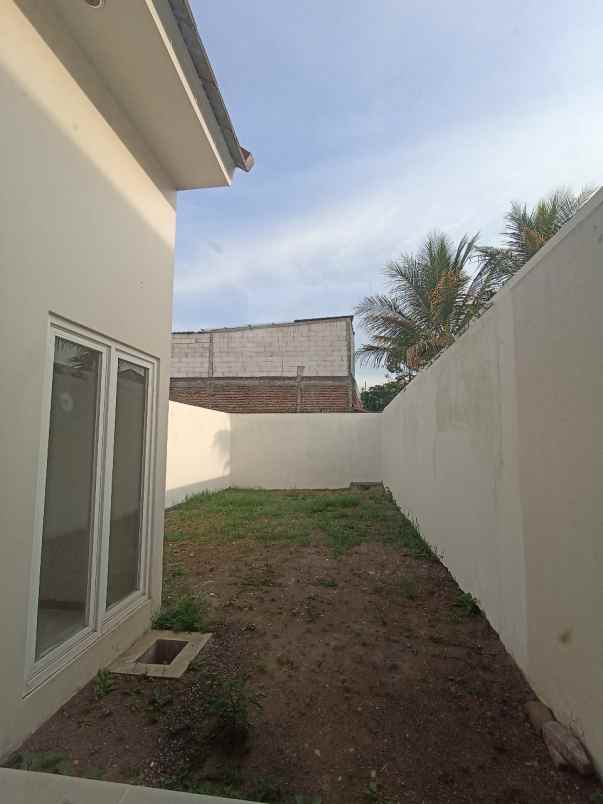 dijual rumah mountain boulevard