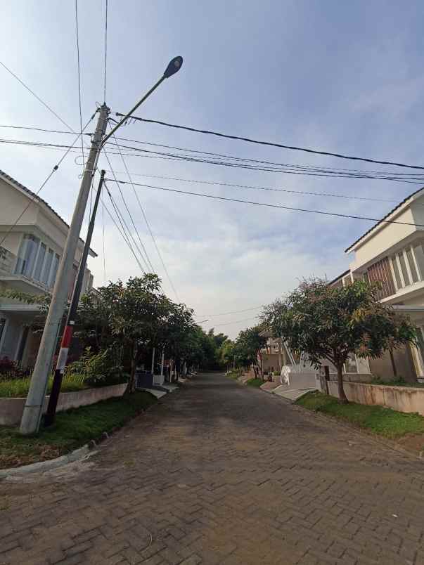 dijual rumah mountain boulevard