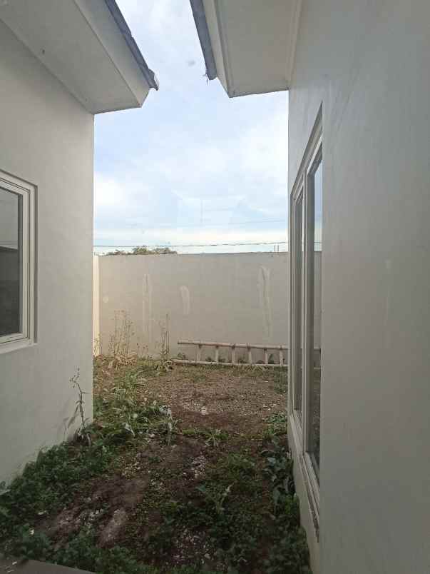 dijual rumah mountain boulevard