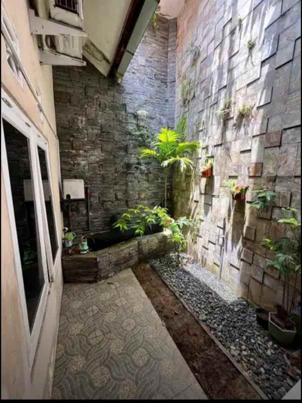 dijual rumah mulawarman selatan