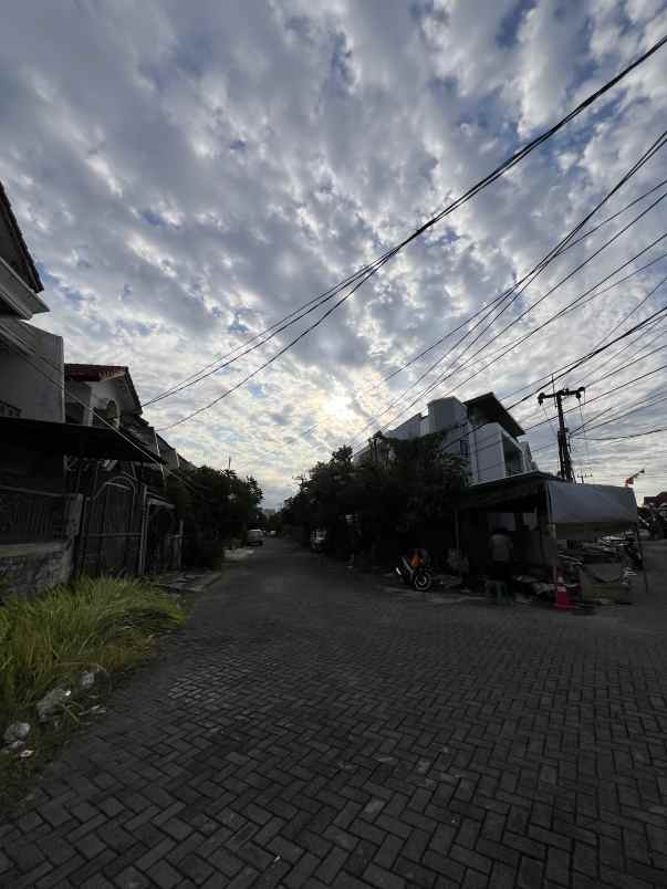 dijual rumah mulyosari