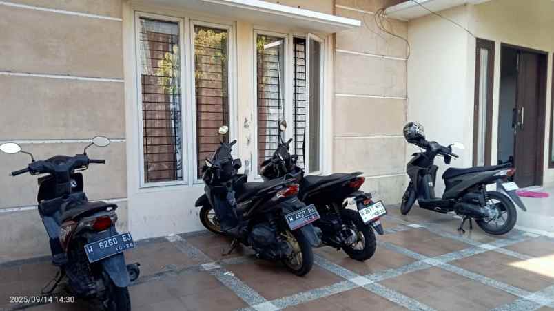 dijual rumah mulyosari