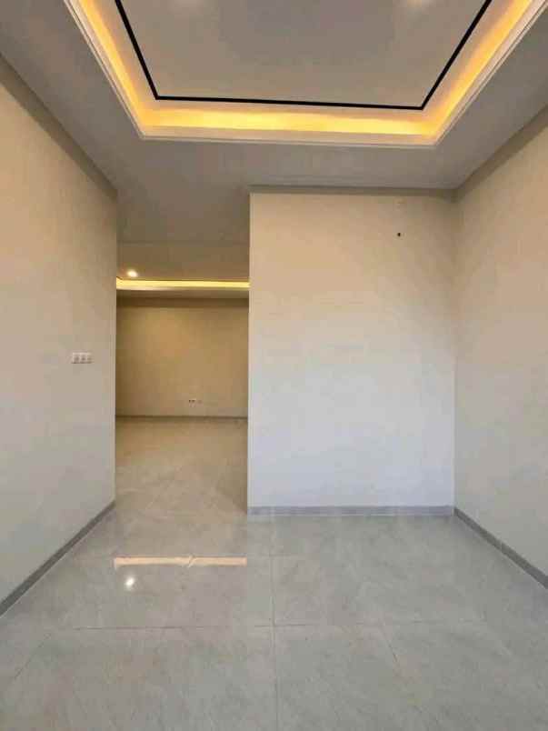 dijual rumah nginden intan