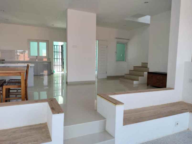 dijual rumah nusa dua