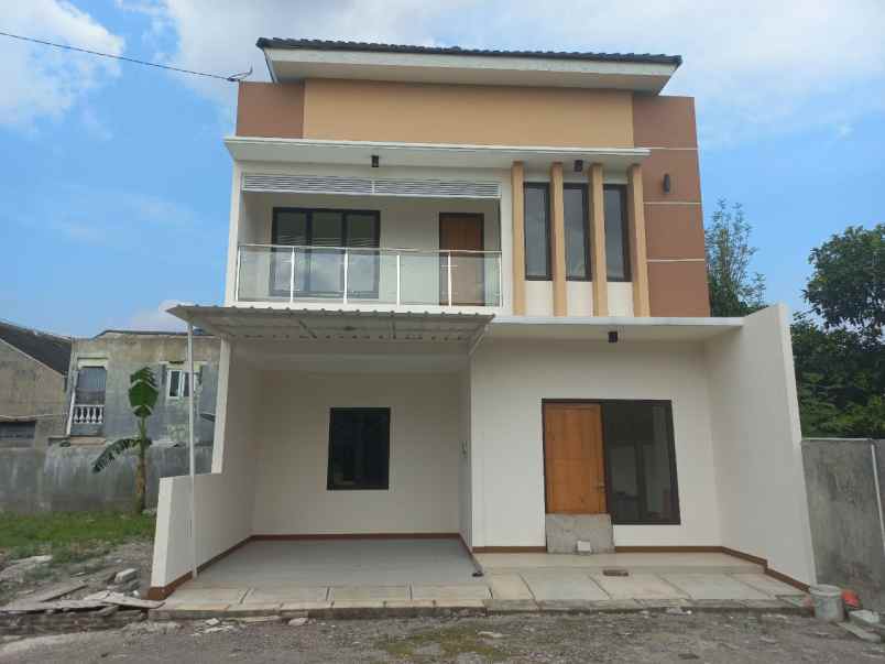 dijual rumah nusukan banjarsari surakarta