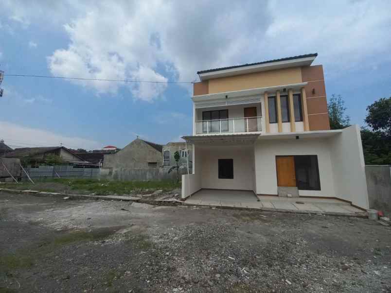 dijual rumah nusukan banjarsari surakarta