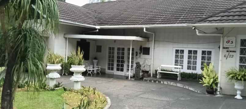 dijual rumah pakubuwono