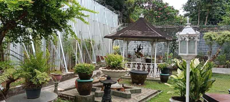 dijual rumah pakubuwono