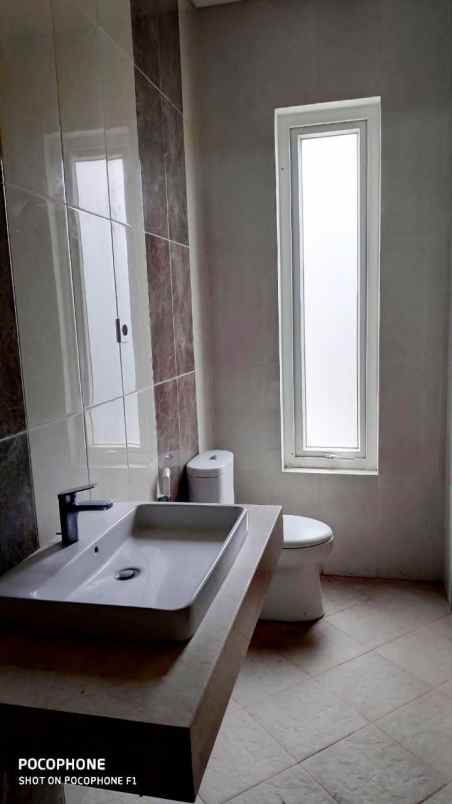 dijual rumah pakuwon city