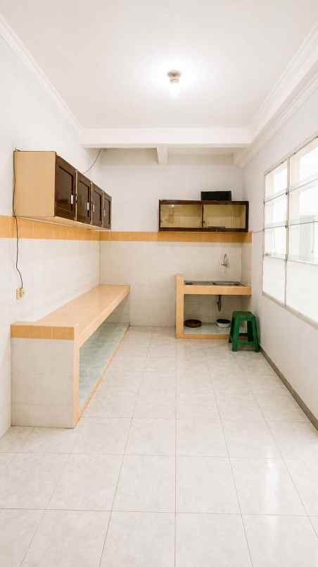 dijual rumah pakuwon city