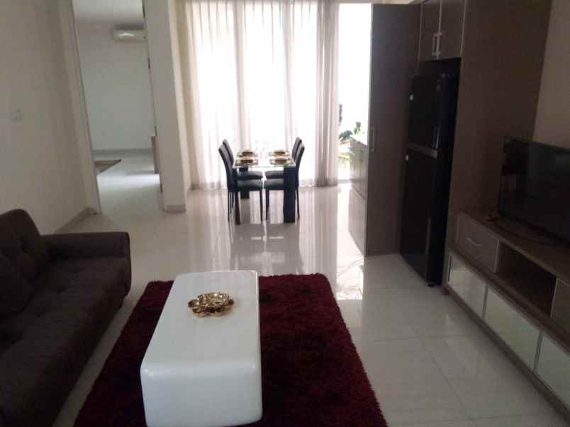 dijual rumah pakuwon city long beach