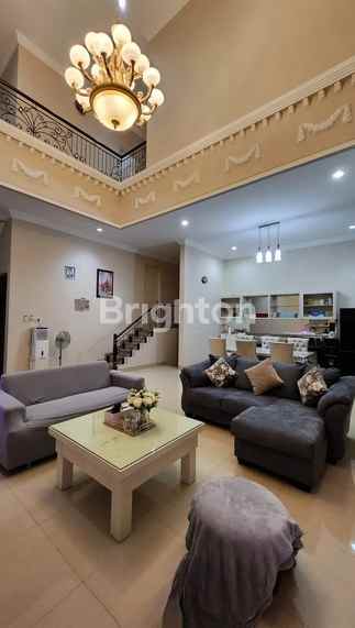 dijual rumah pakuwon indah villa bukit