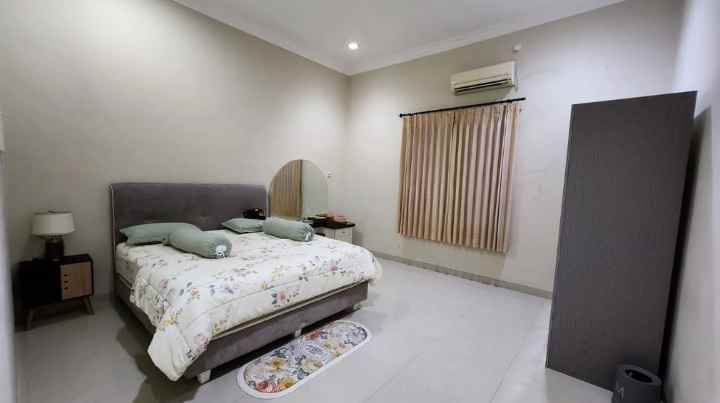 dijual rumah pakuwon indah villa bukit