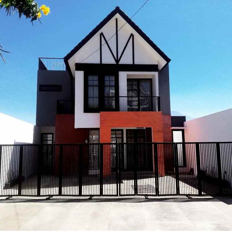 dijual rumah panderman kota batu